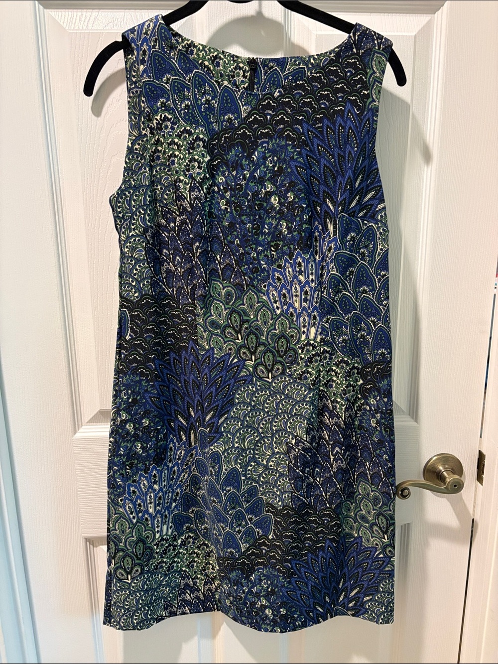 Connected apparel Blue & Green Sleeveless Patterned Shift Dress